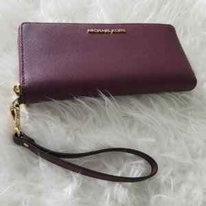 Wristlet, wallet
